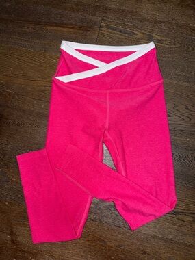 Beyond Yoga Pink Cross-Waist Leggings with White Trim size small